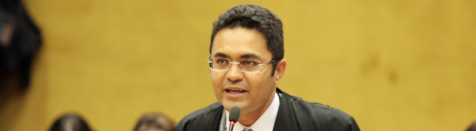 Resultado de imagem para O advogado Marcelo Leal, que defende Alves